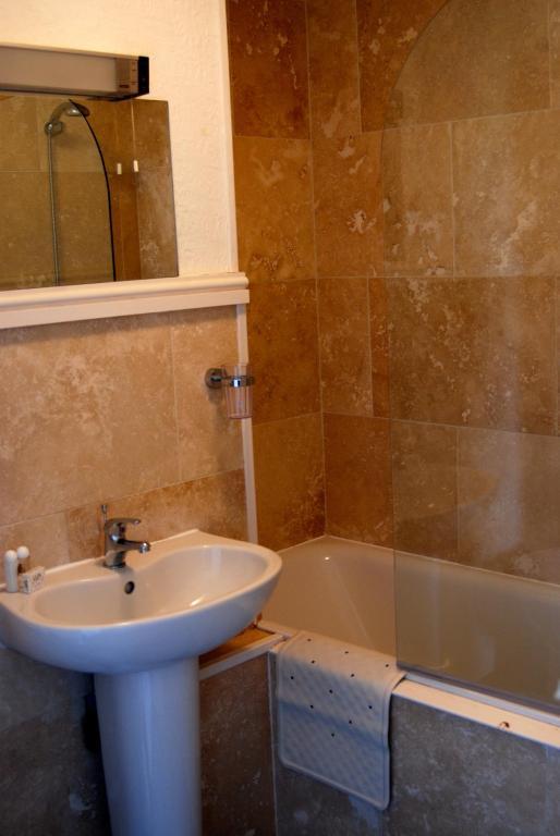 Ty Dderw Country Inn Моелфр Номер фото